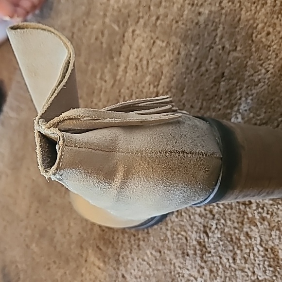 Cream boots - Picture 2 of 6